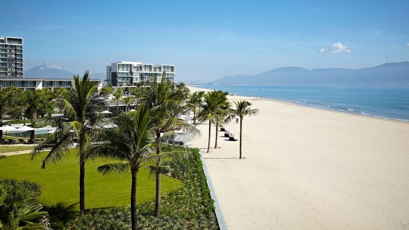 Da Nang Private Tour - Da nang Beach