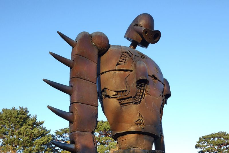 Tokyo Private Tour - Une statue du robot du film "Le château dans le ciel" au musée Ghibli