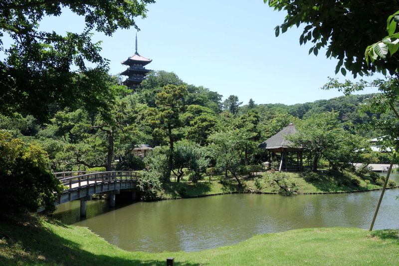 Yokohama Private Tour - Jardin Sankei-en