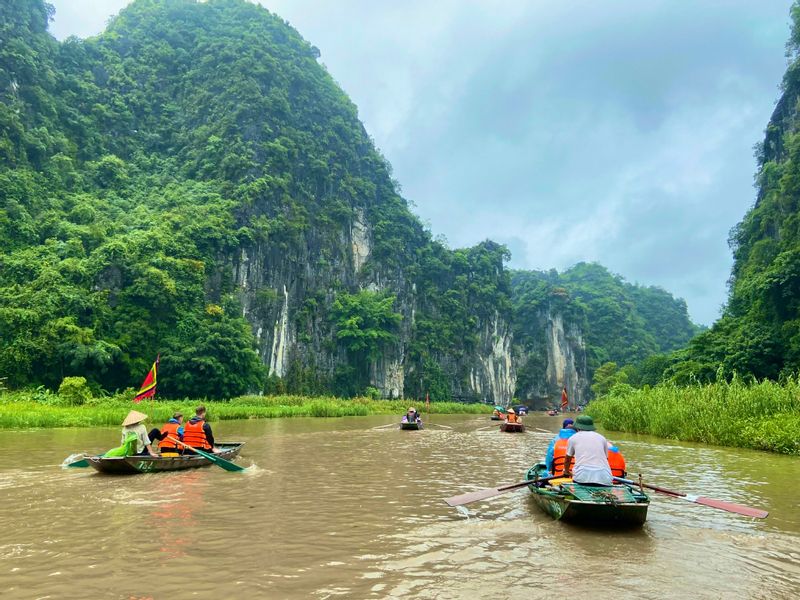 Hanoi Private Tour - sailing on the river to visit Tam Coc