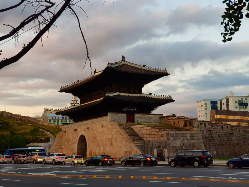 Seoul Private Tour - Heunginjimun gate (Dongdaemun gate)