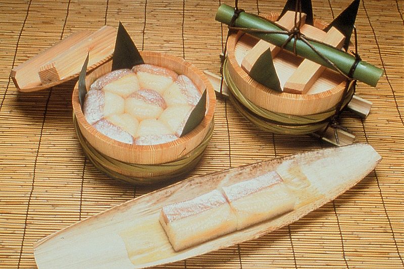 江戸時代から続く老舗・すし萬の「小鯛雀寿司」。厳選素材による寿司は絶品。