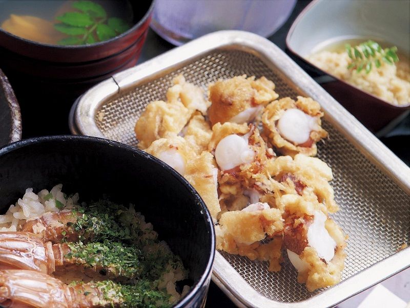 Also delicious as tempura. There is a wide repertoire of dishes including sashimi, shabu shabu and stews.