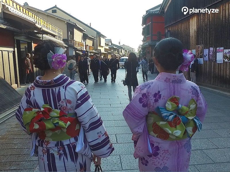 Hanami Koji Street