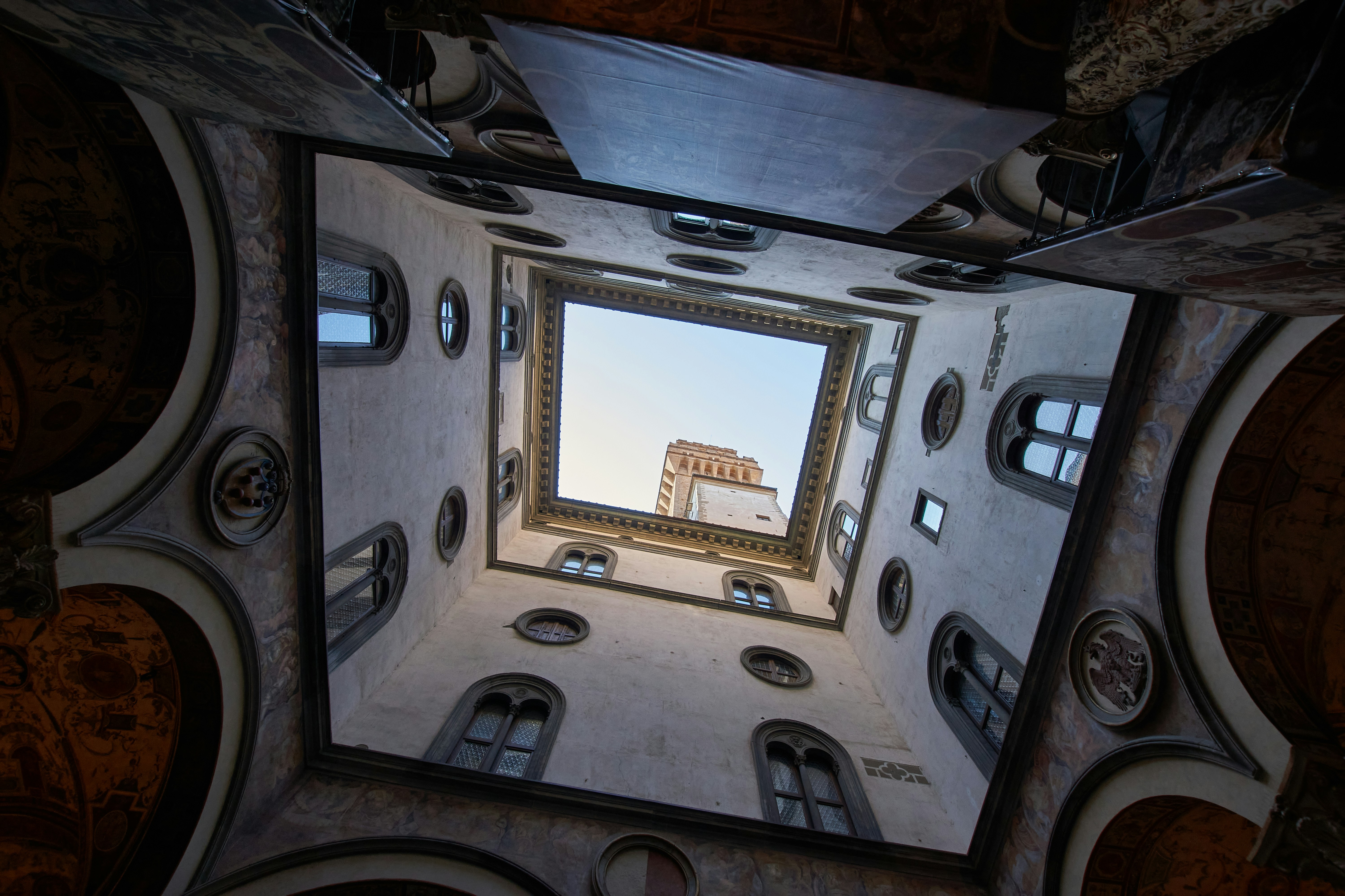 Palazzo Vecchio skylight view from the ground 