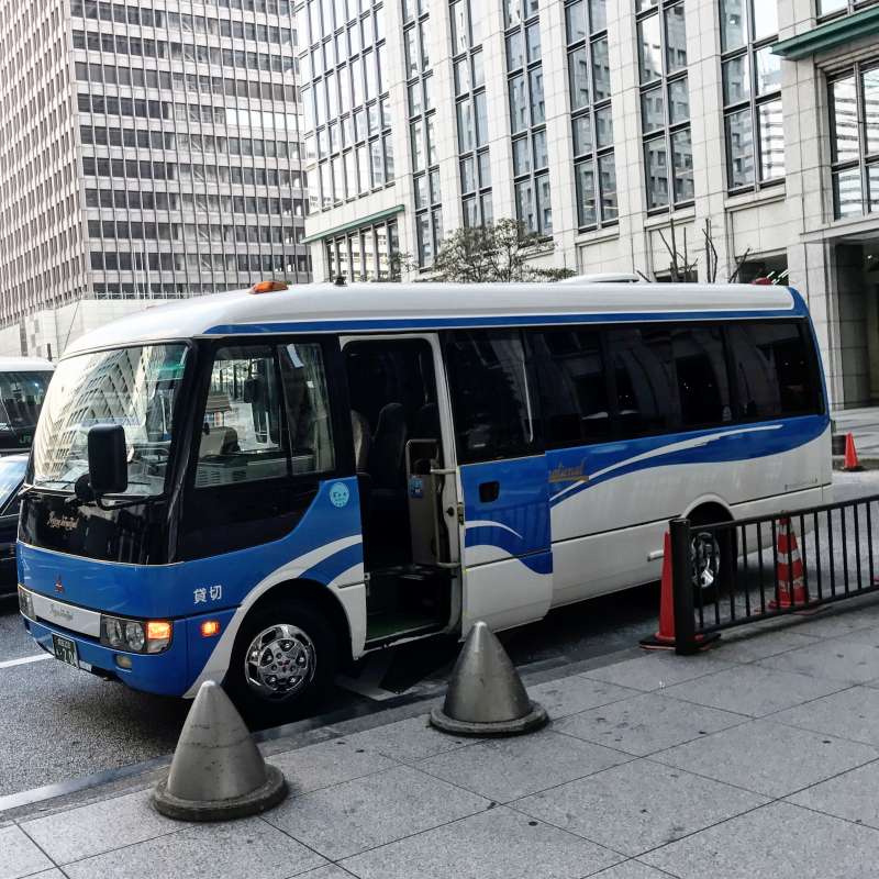 Private Van Transfer between Narita Airport and your hotel in Tokyo (1-18pax)