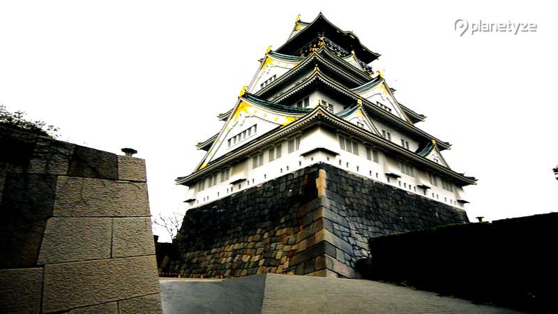 Osaka castle (Photo by Planetyze)