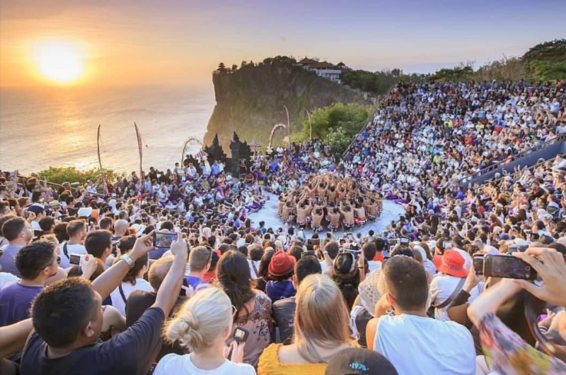  Bali  Sunset Uluwatu  Temple  Kecak  Dance Jimbaran bay 